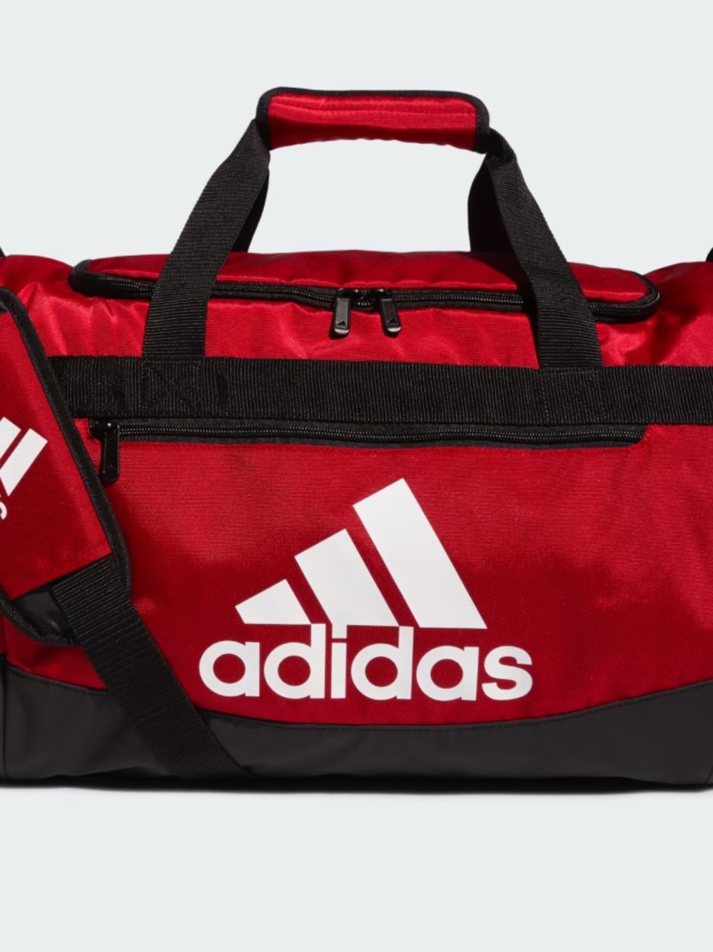 DEFENDER DUFFEL BAG MEDIUM
An adidas duffel bag made for team players.